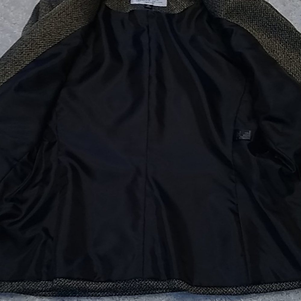 Tahari skirt and Blazer - Picture 6 of 16